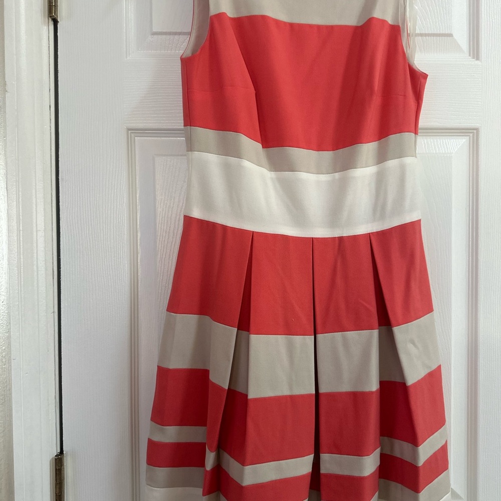 Size 4 Ralph Lauren, beautiful new dress